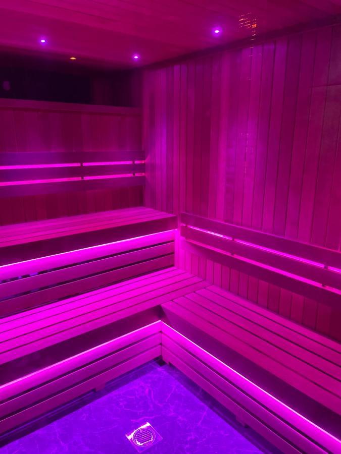 Deluxe Studios With Spa Included Portsmouth Eksteriør bilde